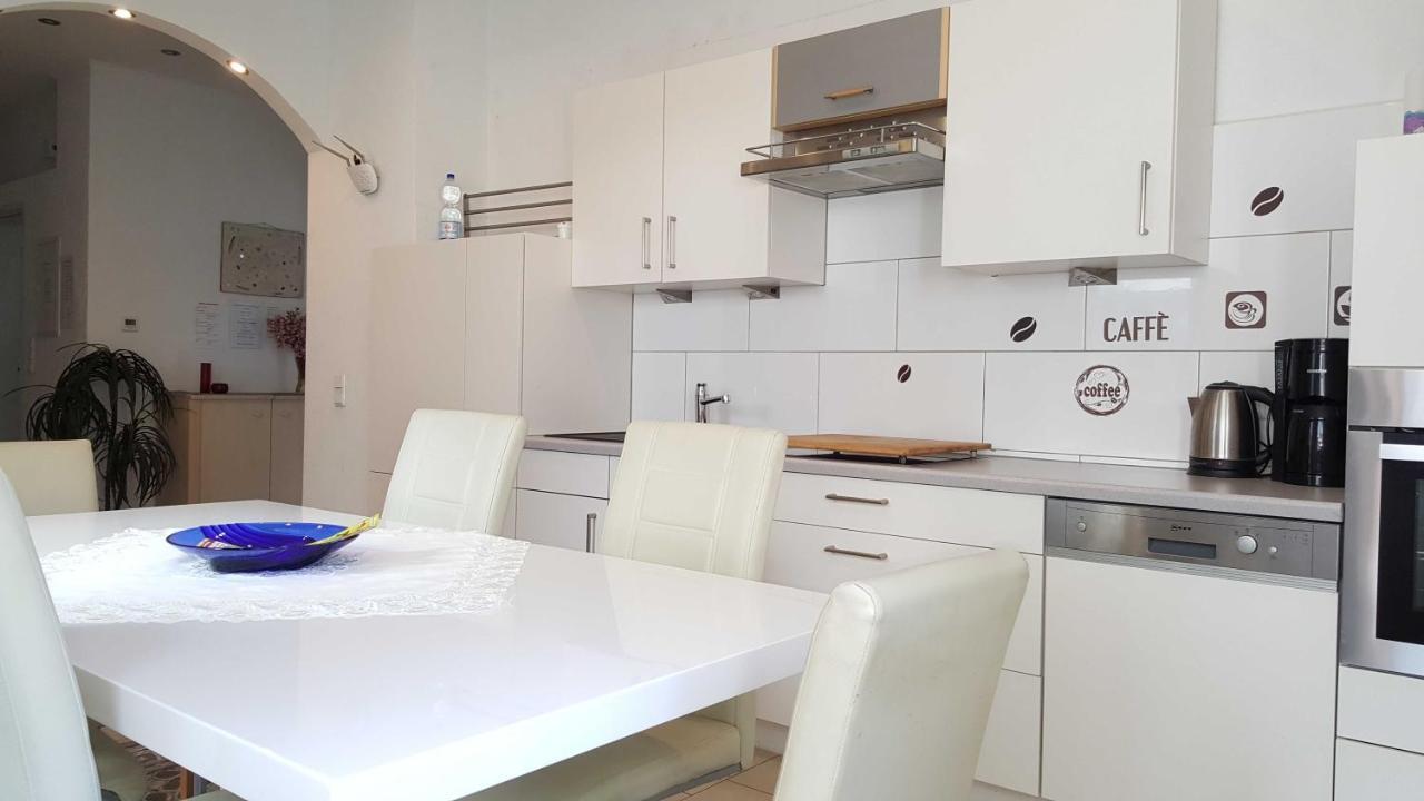Holiday Apartment Эссен Экстерьер фото